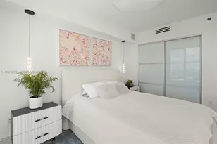 1000 S Pointe Dr, Miami Beach, FL 33139 - Photo 38