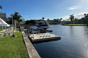 455 Golden Isles Dr, Hallandale Beach, FL 33009 - Photo 20