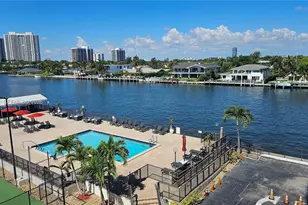 2017 S Ocean Dr, Hallandale Beach, FL 33009 - Photo 2