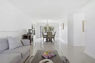 2 Gables Blvd, Weston, FL 33326 - Photo 4