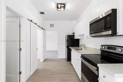 628 Santander Ave #3, Coral Gables, FL 33134 - Photo 8