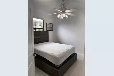 11384 W 34th Way, Hialeah, FL 33018 - Photo 4