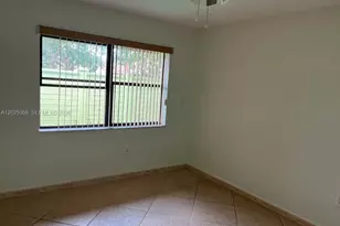 15570 SW 76th Ln, Miami, FL 33193 - Photo 10