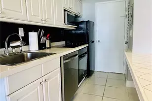 100 Lincoln Rd, Miami Beach, FL 33139 - Photo 4
