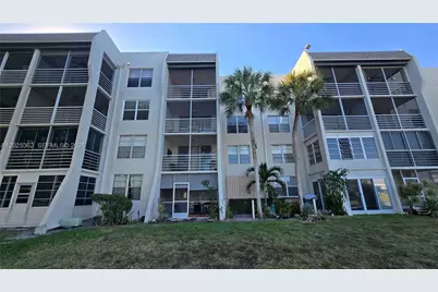 9230 Lagoon Pl #310, Davie, FL 33324 - Photo 2