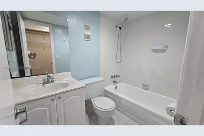 9230 Lagoon Pl #310, Davie, FL 33324 - Photo 18