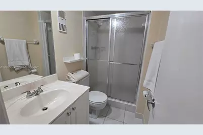 9230 Lagoon Pl #310, Davie, FL 33324 - Photo 20