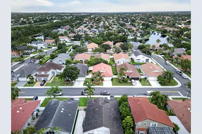 16543 NW 5th Ct, Pembroke Pines, FL 33028 - Photo 4