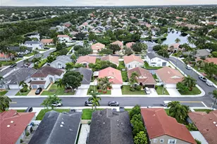 16543 NW 5th Ct, Pembroke Pines, FL 33028 - Photo 4