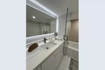 5401 Collins Ave #920, Miami Beach, FL 33140 - Photo 28