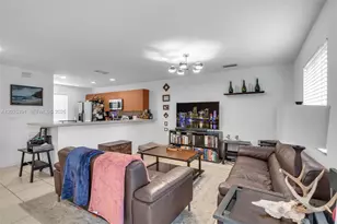 212 NE 3rd St, Hallandale Beach, FL 33009 - Photo 4
