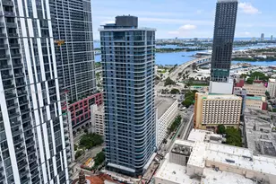 121 NE 5th St, Miami, FL 33132 - Photo 26