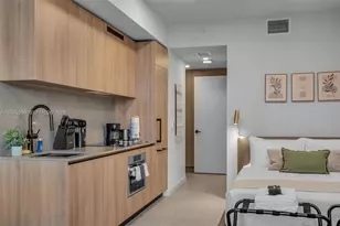 121 NE 5th St, Miami, FL 33132 - Photo 18