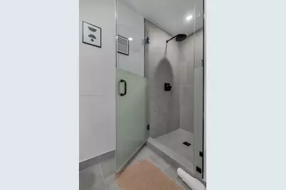 121 NE 5th St #2107, Miami, FL 33132 - Photo 22