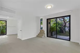 2841 SW 27th St, Miami, FL 33133 - Photo 4