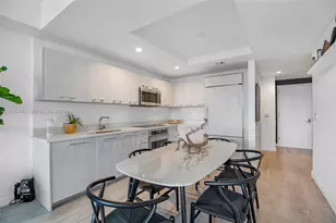 55 SW 9th St, Miami, FL 33130 - Photo 14