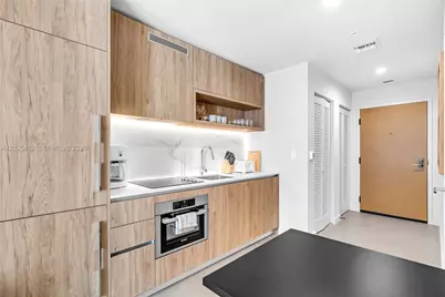 11 NE 6th St #2608, Miami, FL 33132 - Photo 8