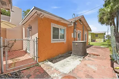7762 NW 9th Ave, Miami, FL 33150 - Photo 24