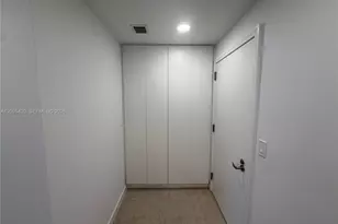 1050 SE Brickell Ave, Miami, FL 33131 - Photo 12