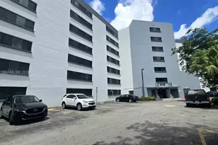9688 Fontainebleau Blvd, Miami, FL 33172 - Photo 2