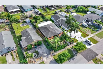 851 SW 1st St, Florida City, FL 33034 - Photo 30