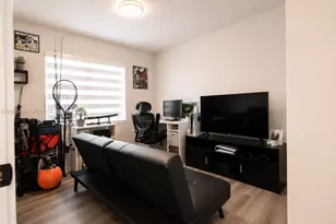 1009 NW 4th Ter, Florida City, FL 33034 - Photo 12