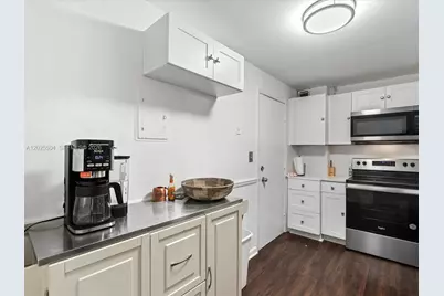 5005 Collins Ave #222, Miami Beach, FL 33140 - Photo 18