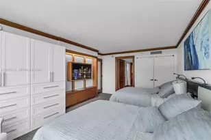6801 Collins Ave, Miami Beach, FL 33141 - Photo 16