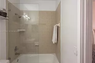 5420 NW 107th Ave, Doral, FL 33178 - Photo 16
