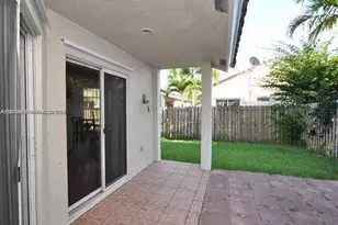 1294 Seagrape Cir, Weston, FL 33326 - Photo 14