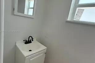 1450 NE 151st St, Miami, FL 33162 - Photo 12