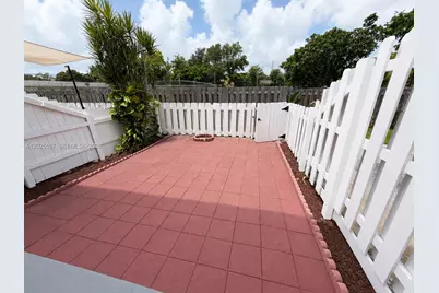1450 NE 151st St #101, Miami, FL 33162 - Photo 8