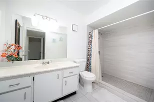 16400 NE Golf Club Rd, Weston, FL 33326 - Photo 20