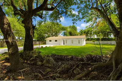 9421 SW 150th St, Miami, FL 33176 - Photo 30