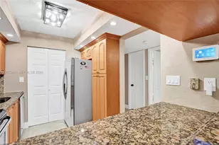 927 NE 199th St, Miami, FL 33179 - Photo 46