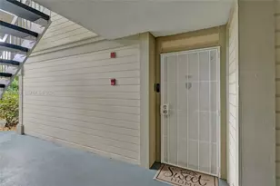 927 NE 199th St, Miami, FL 33179 - Photo 30