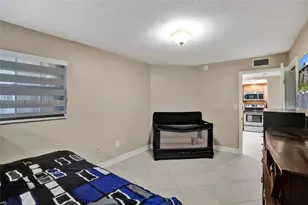 927 NE 199th St, Miami, FL 33179 - Photo 44