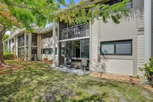 927 NE 199th St, Miami, FL 33179 - Photo 22