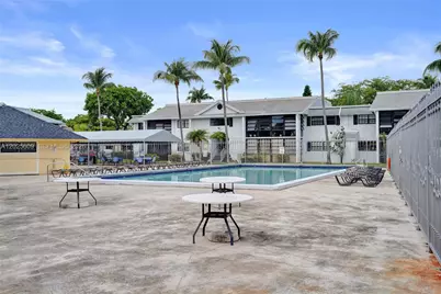 927 NE 199th St #103, Miami, FL 33179 - Photo 34