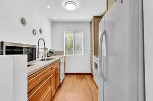 10004 E Bay Harbor Dr, Bay Harbor Islands, FL 33154 - Photo 10