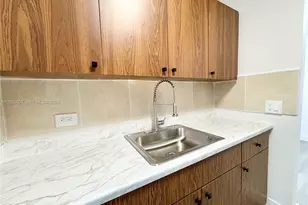 610 NE 123rd St, North Miami, FL 33161 - Photo 12