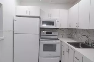 77 Preston B, Boca Raton, FL 33434 - Photo 12