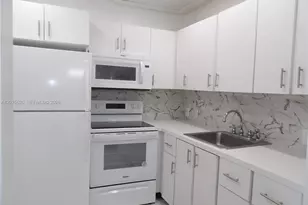 77 Preston B, Boca Raton, FL 33434 - Photo 10