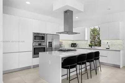 9915 NW 75th St, Doral, FL 33178 - Photo 14