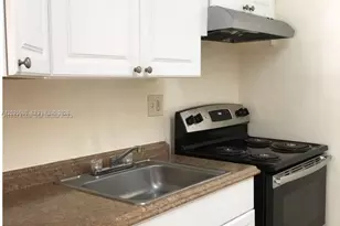 10900 SW 104th St, Miami, FL 33176 - Photo 8
