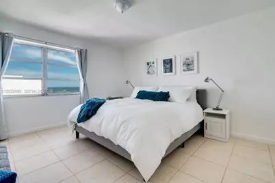 3100 Collins Ave #1101, Miami Beach, FL 33140 - Photo 4