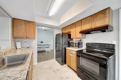 5380 SW 11th St, Margate, FL 33068 - Photo 6