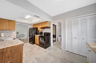 5380 SW 11th St, Margate, FL 33068 - Photo 8