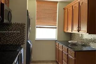 1651 NE 115th St, Miami, FL 33181 - Photo 12