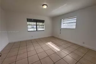 407 NW 7th Ct, Hallandale Beach, FL 33009 - Photo 4